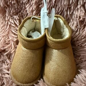 First Steps Gold Kids boots